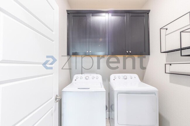 Building Photo - 5824 Highport Dr