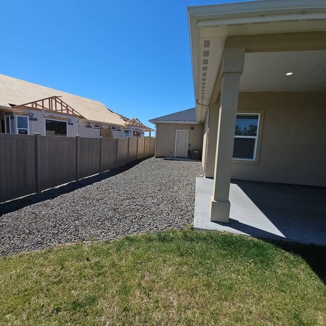 Building Photo - Beautiful Home in Herron Ridge!
