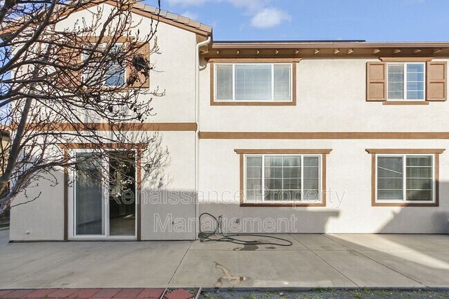 Building Photo - 703 N Marquis Way