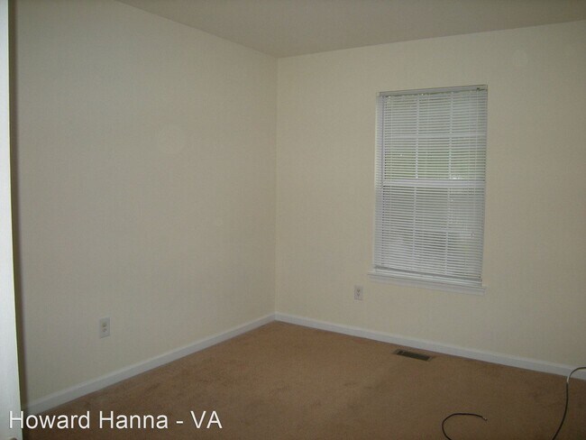 Building Photo - 3 br, 2.5 bath House - 10 Miranda Court