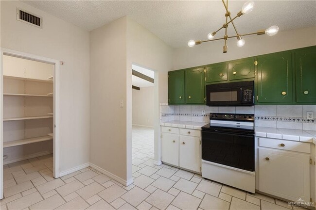 Building Photo - 18 Martin Ave