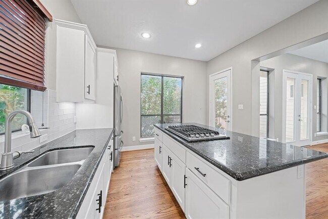 Building Photo - 2406 Dorrington St