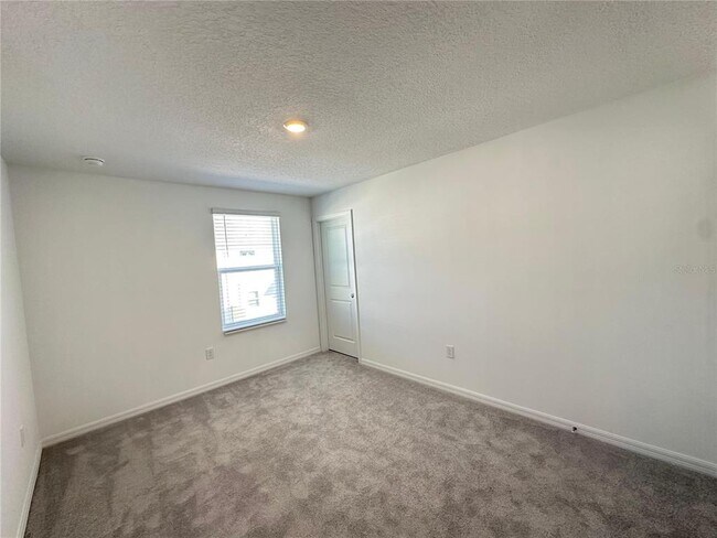 Building Photo - 3030 Skyline Lp