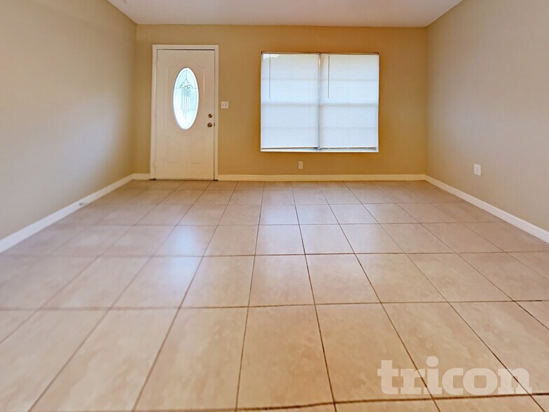 Building Photo - 5360 Alhambra Way S