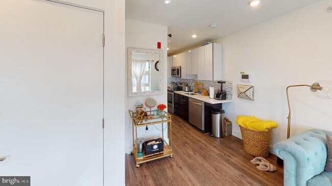 Building Photo - 1155 S 15th St