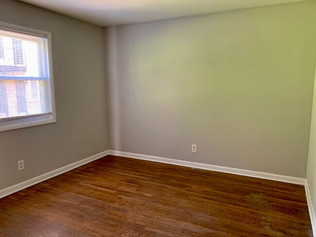 Building Photo - 1586 Line Street - Quadraplex