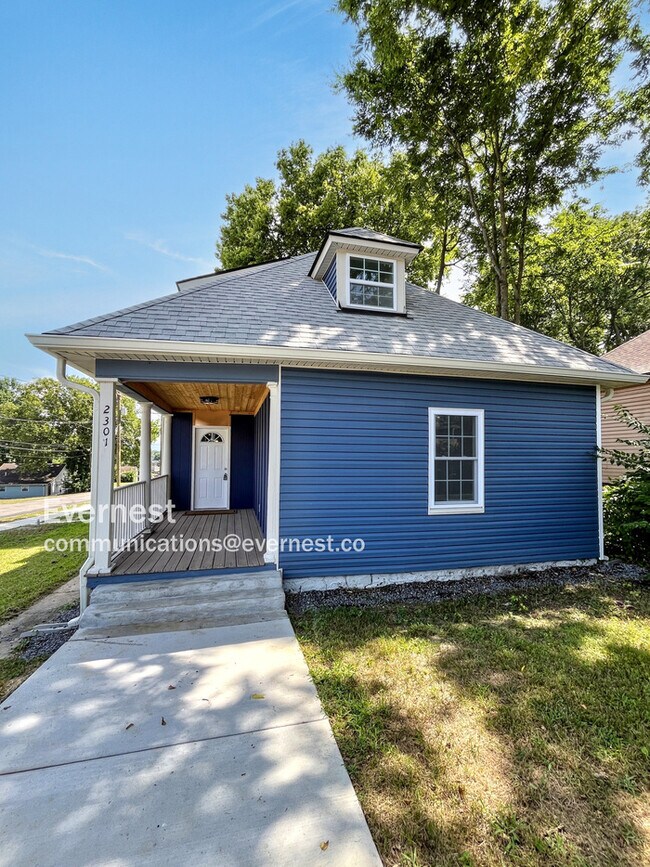 Building Photo - 2301 Seifried St