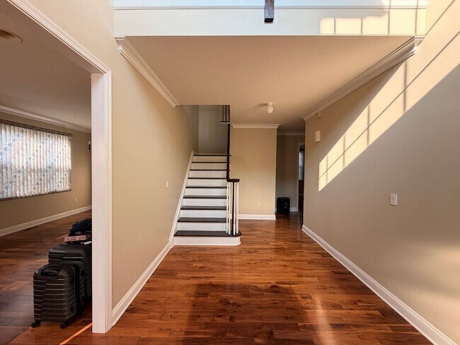 Building Photo - 87 Timberhill Dr