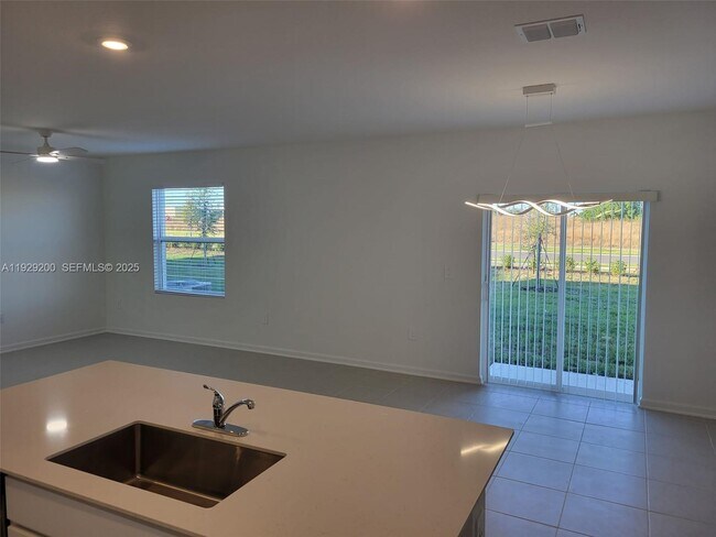 Building Photo - 3671 Hardman Dr