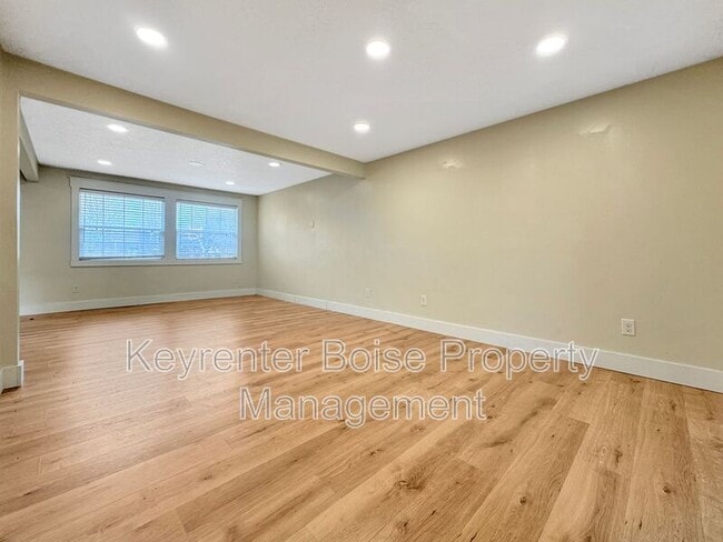 Building Photo - 7867 W Camas St