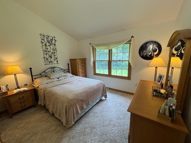 Building Photo - 18465 Stonehedge Dr