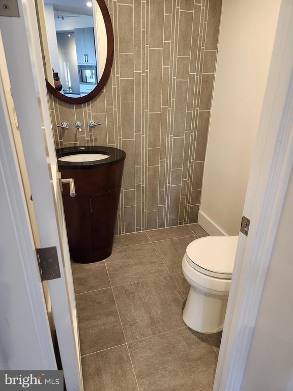 Building Photo - 900 N Stafford St