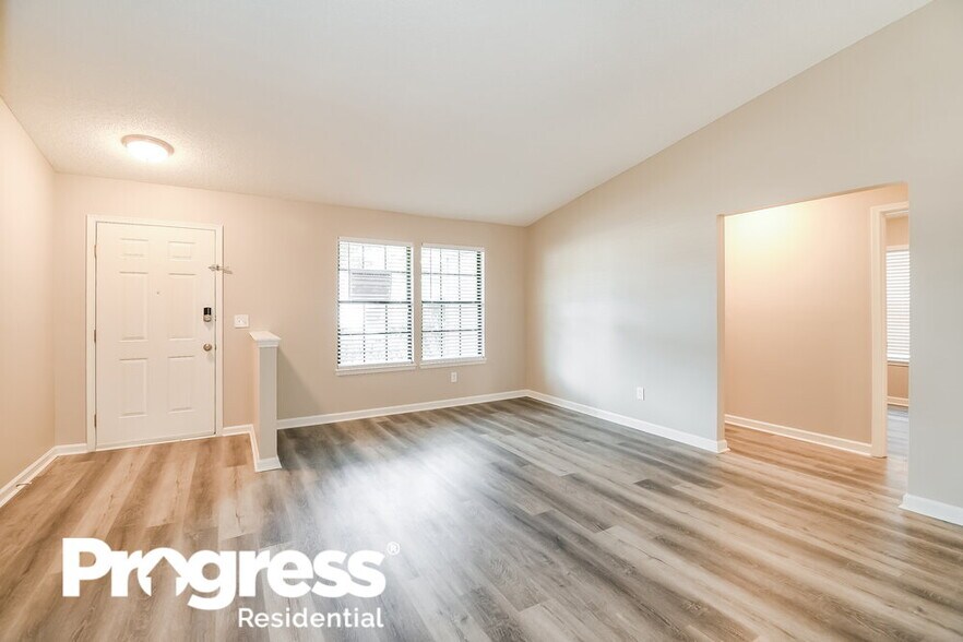 Building Photo - 13120 Leatherleaf Dr S