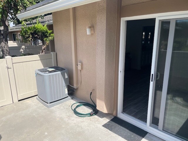 Building Photo - 8856 Sutter Cir