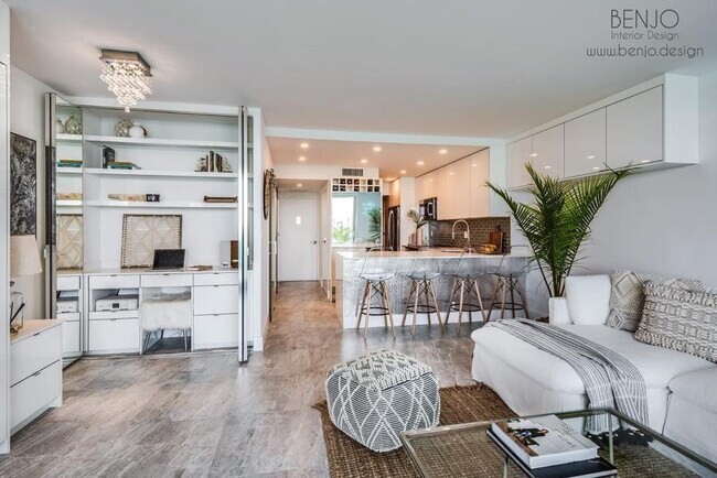 Building Photo - 1000 West Ave