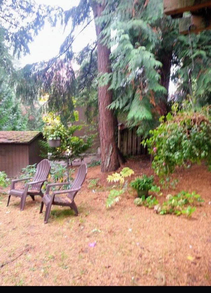 The front yard of your unit - 2050 SW Pheasant Dr