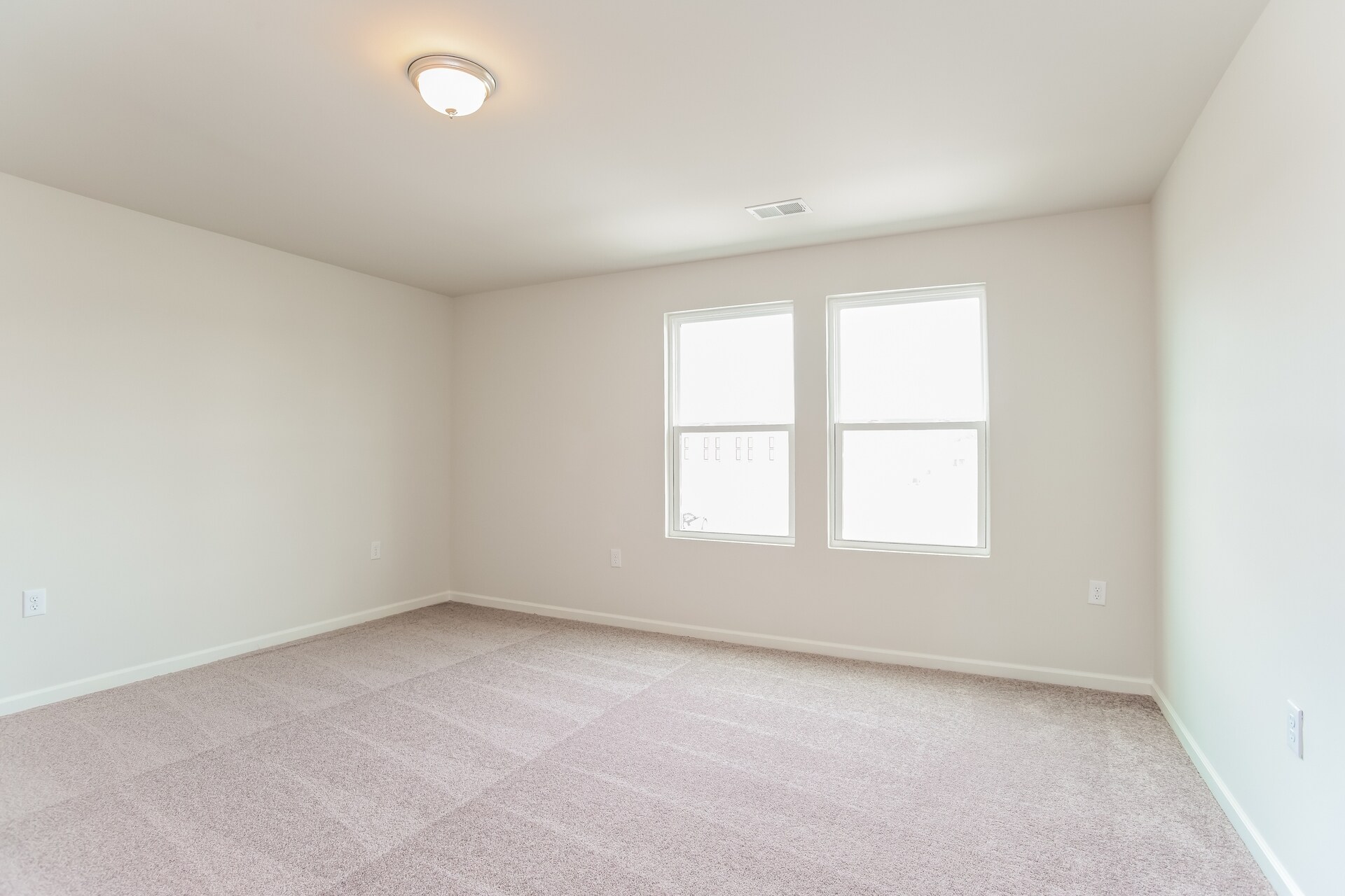 Building Photo - 4037 Lake Russell Dr