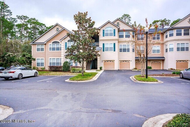 Building Photo - 13810 Sutton Park Dr N