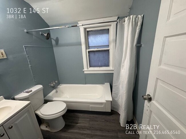 Building Photo - 1032 E 145th St