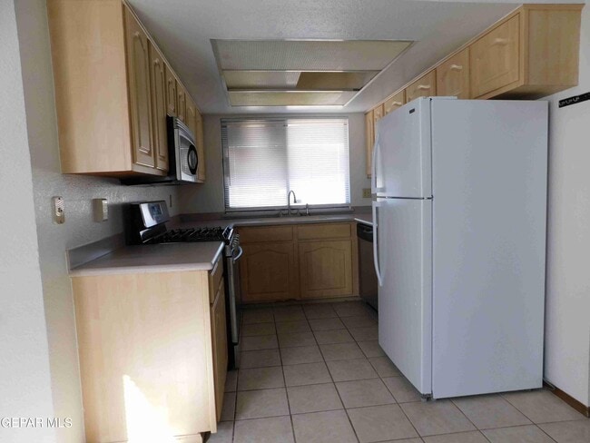 Building Photo - 11249 War Feather Dr