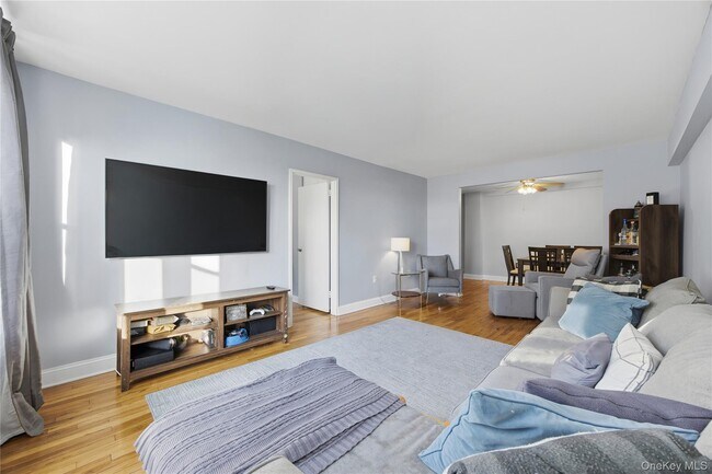 Building Photo - 21 Fairview Ave