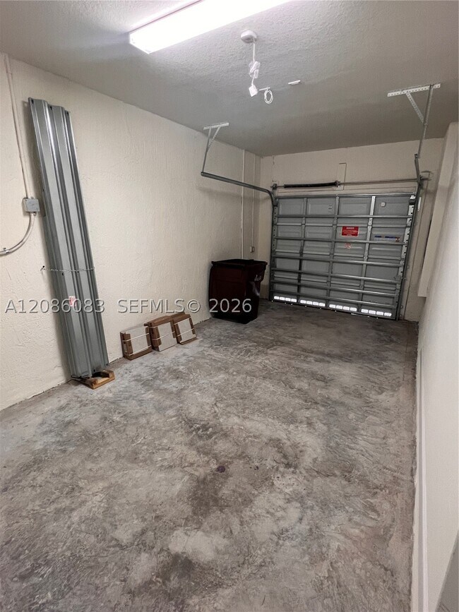 Building Photo - 3342 W 112th St