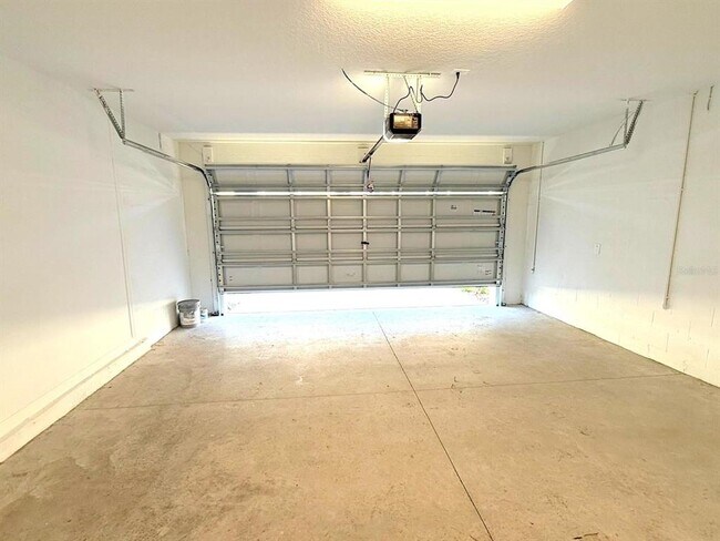 Building Photo - 2081 Hallier Cv