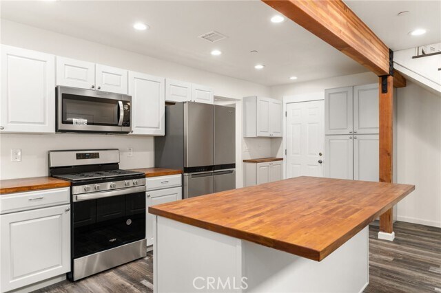 Building Photo - 2042 Buckthorn Rd