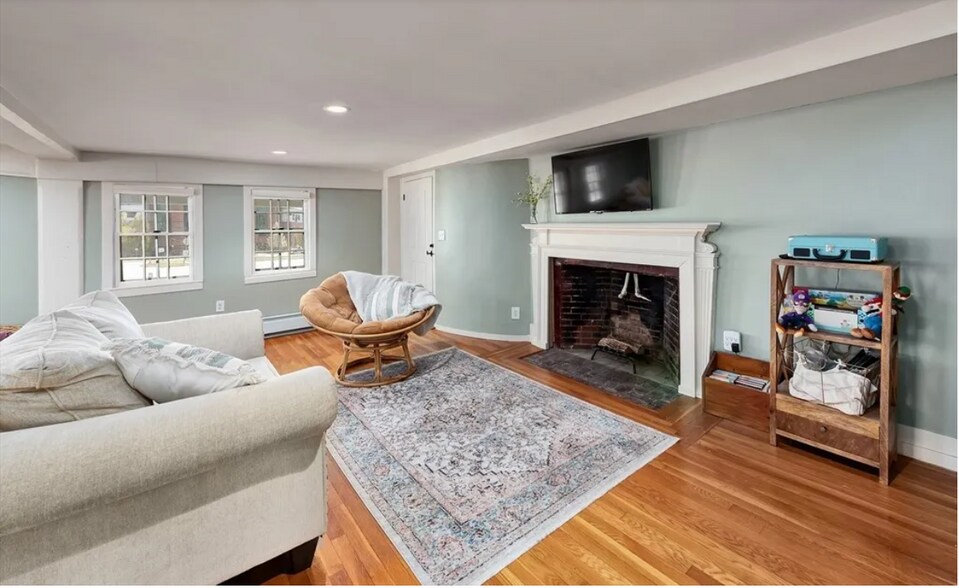 Bedroom 3 with fireplace - 21 Endicott Rd