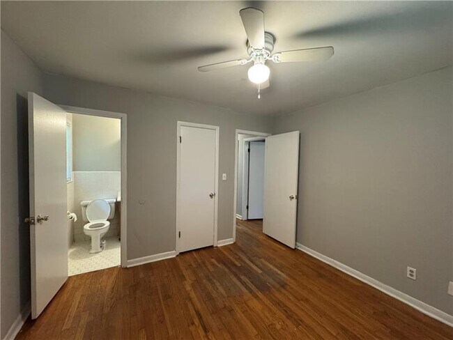 Building Photo - 1224 Skyview Cir SW