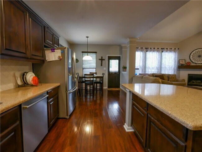 Building Photo - 702 S Frontier Ln