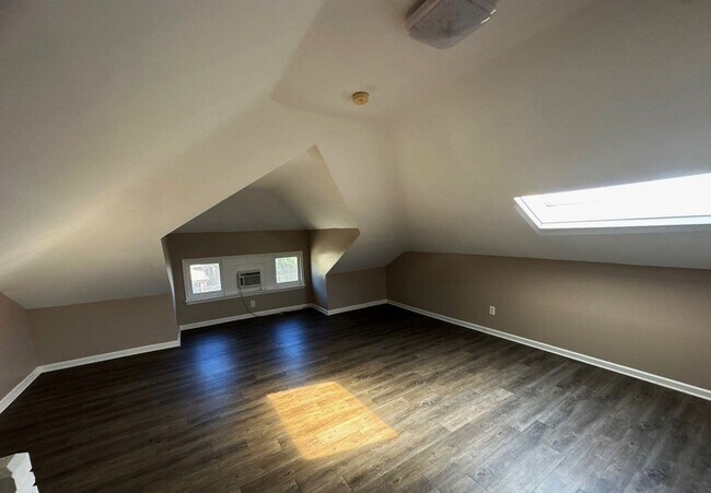 Building Photo - Gorgeous 4 Bedroom Home Now Available!!