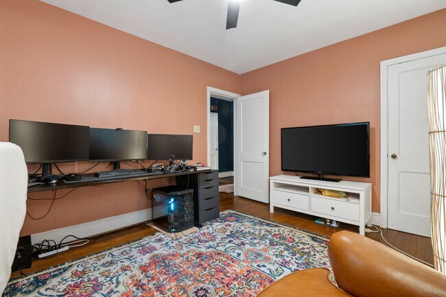 Building Photo - Charming Bungalow in Sunset Hills Neighborhood