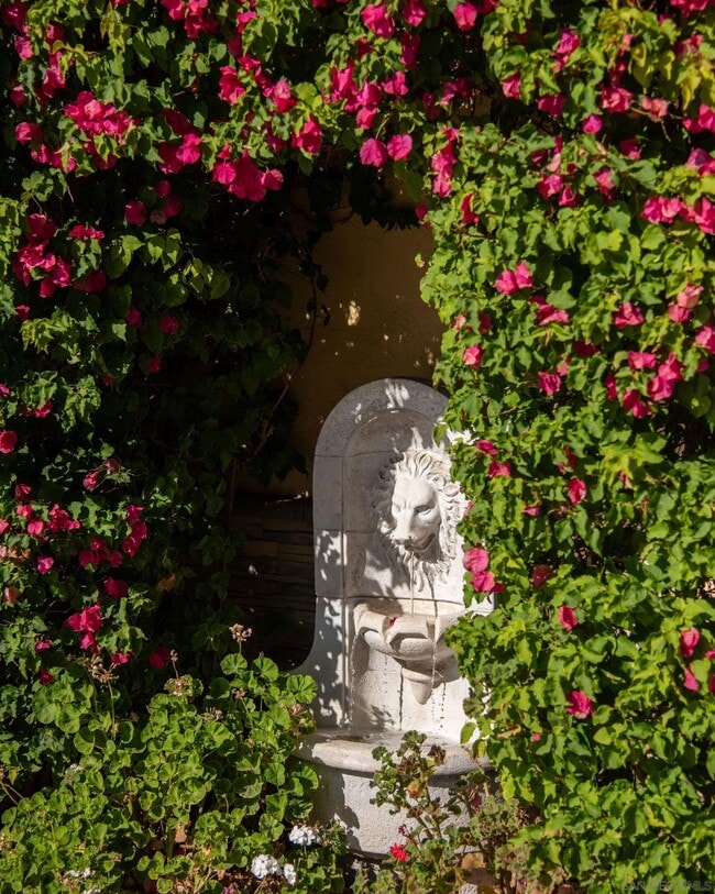 Building Photo - 459 Flores De Oro