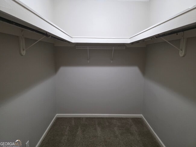 Building Photo - 102 Towne Pk Dr