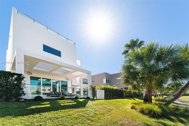 Building Photo - 10561 NW 67th Terrace