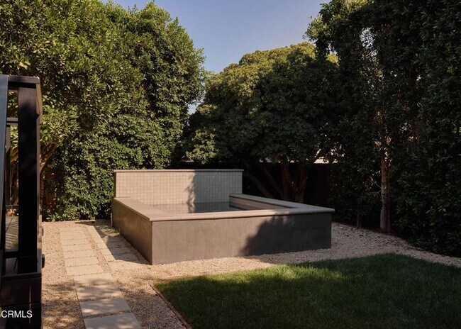 Building Photo - 12406 La Maida St