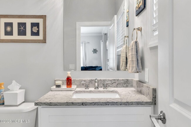 Building Photo - 12 4th St