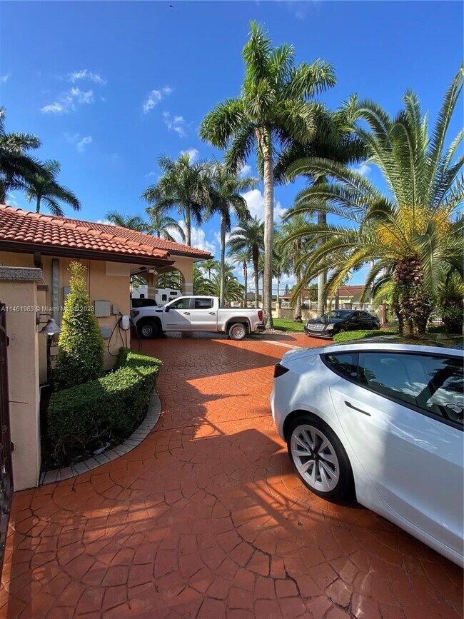 Building Photo - 531 NW 132nd Ave