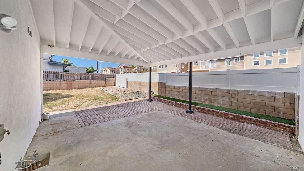 Building Photo - 2323 Harriman Ln