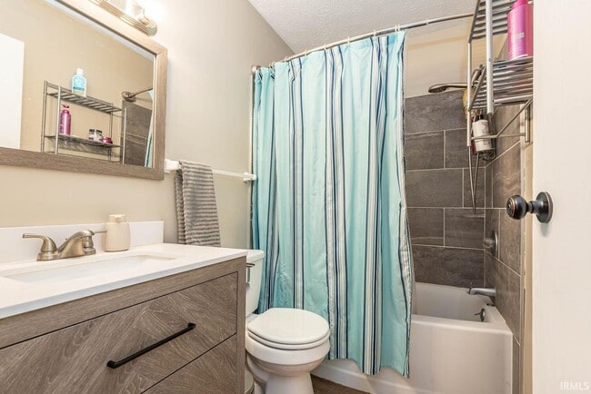 Building Photo - 2457 S Burberry Ln