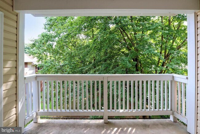 Building Photo - 1513 Lincoln Way