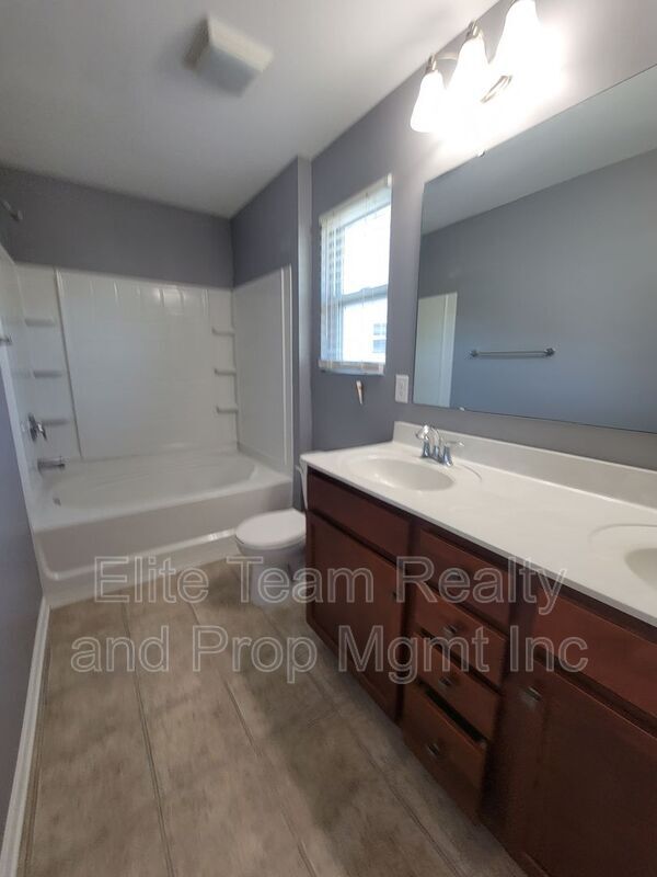 Building Photo - 1349 Haestad Ct