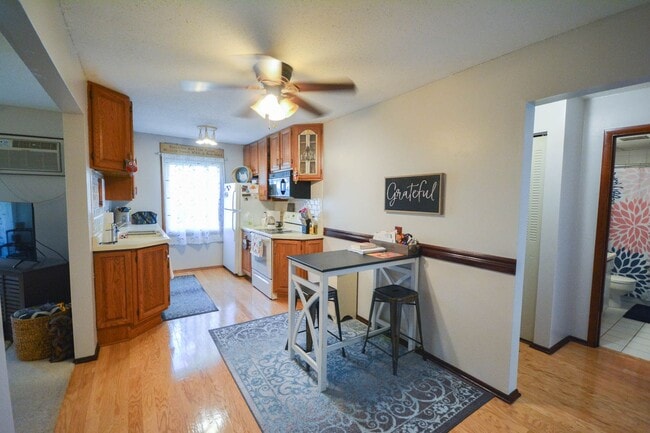 Building Photo - Enjoy the amazing Valhalla amenities witho...