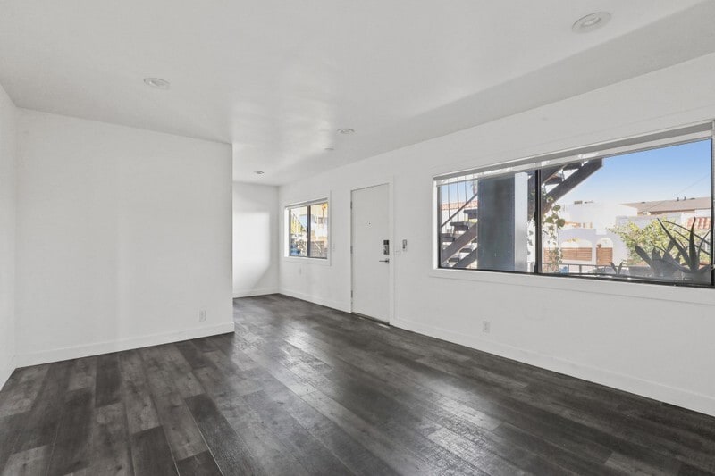 Building Photo - 215 N Fickett St