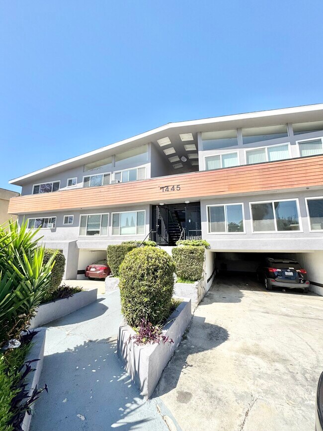 Building Photo - 1445 S Sherbourne Dr