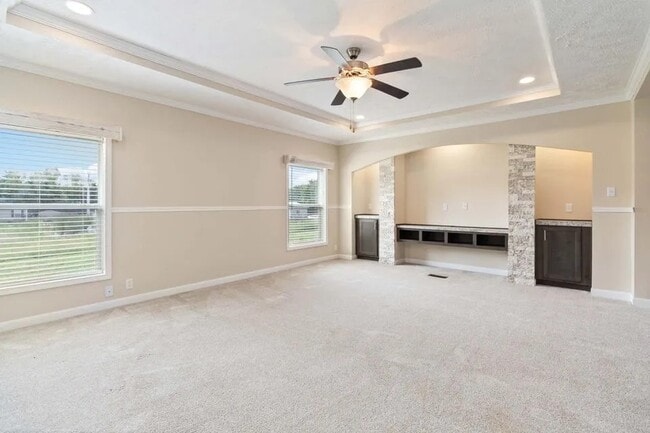 Building Photo - 52 Vacation St