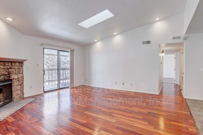 Building Photo - 8225 Fairmount Dr