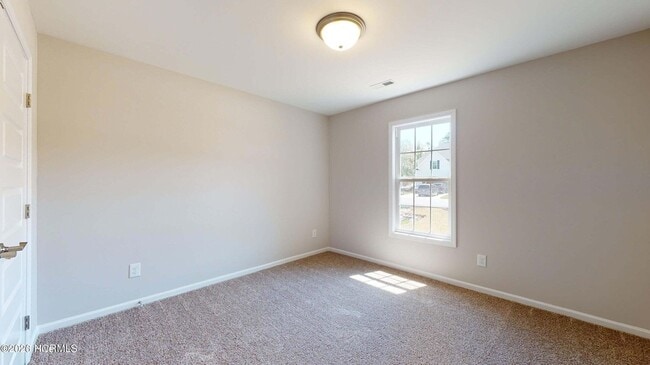 Building Photo - 93 Robertson Ln
