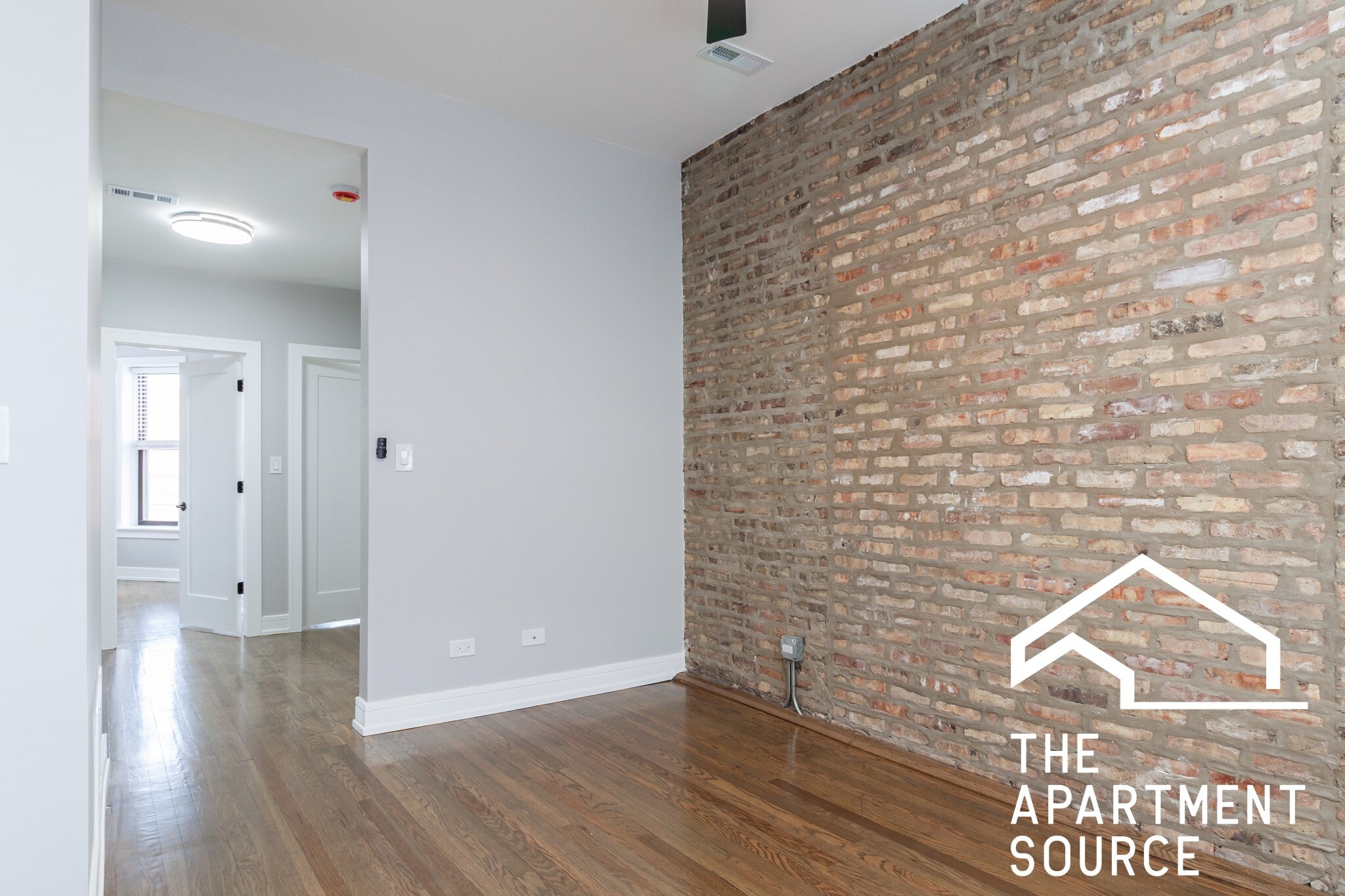 Building Photo - 3840 N Wilton Ave